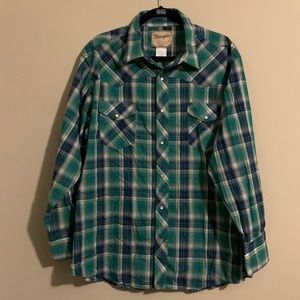 Wrangler snap front button shirt